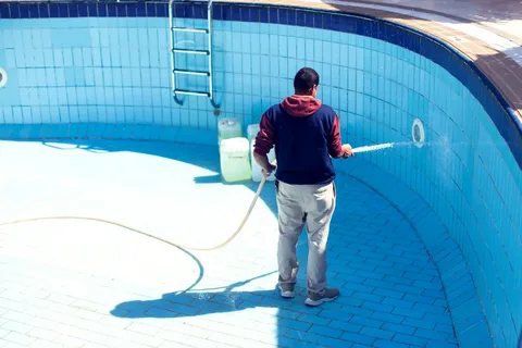 swimming pool repairing